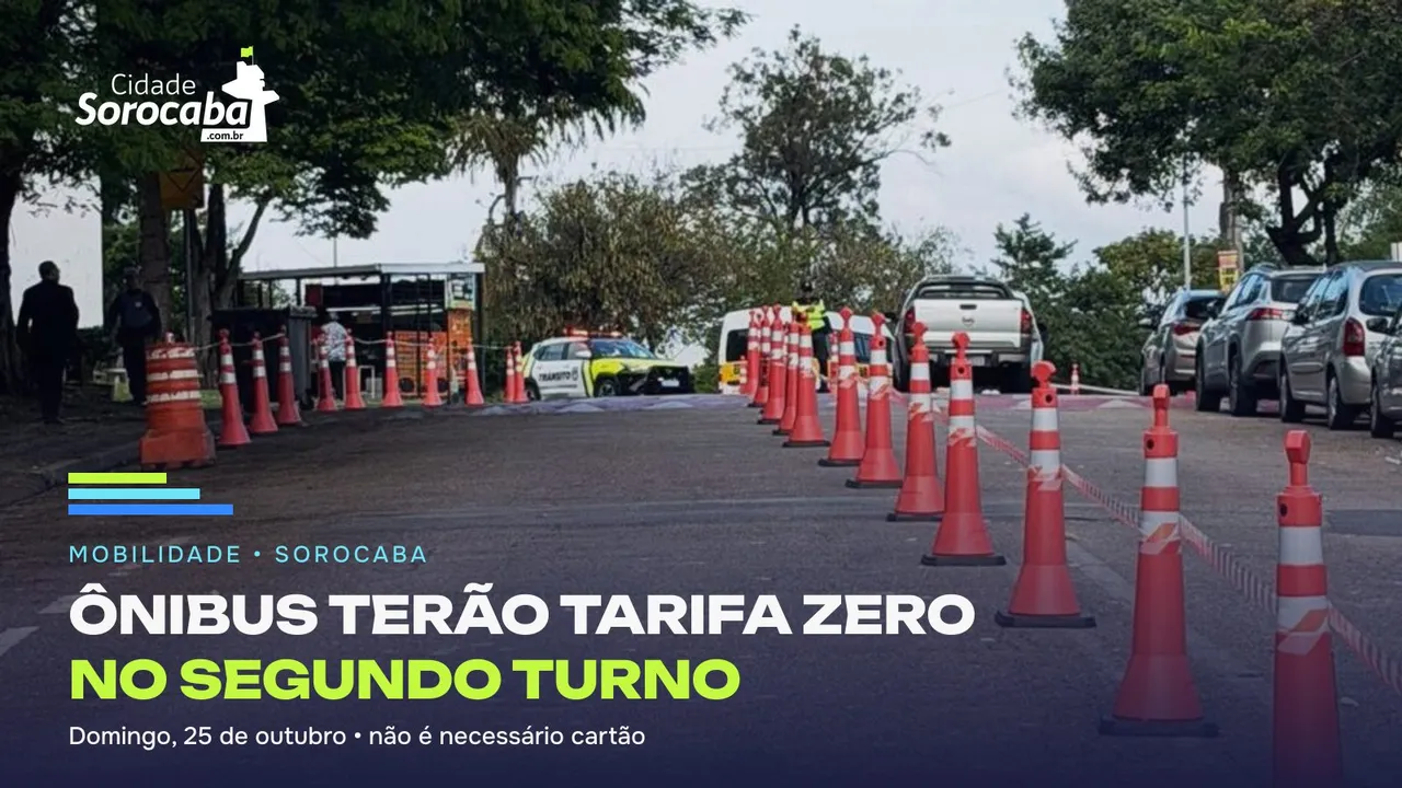 Cones organizam bloqueio viário em rua de Sorocaba, com veículo da fiscalização de trânsito ao fundo