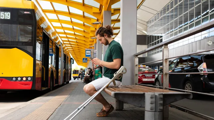 Eleitores com deficiência têm até 16 de outubro para pedir transporte gratuito no 2º turno